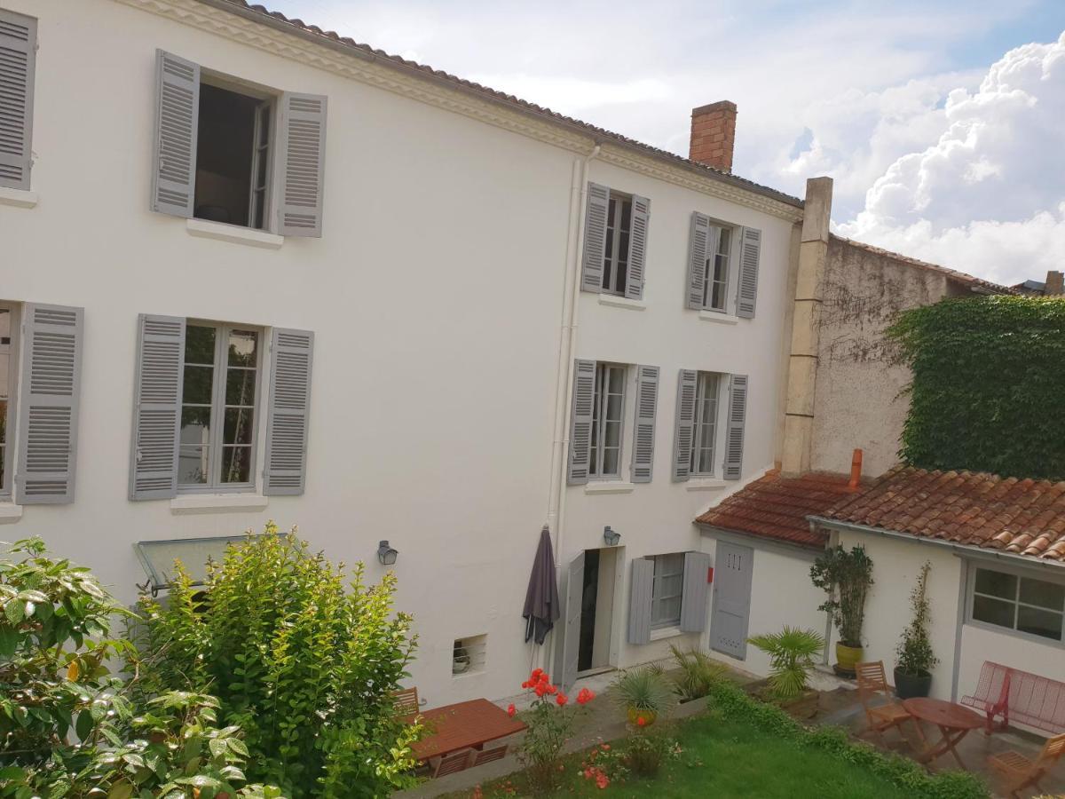 Bed and Breakfast La Parenthese La Réole Exterior foto
